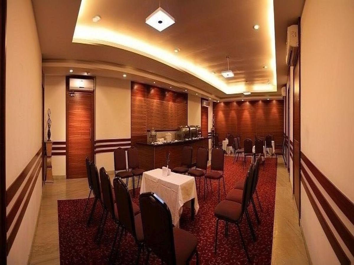 Hotel Dr Rajkumar International Bangalore Exterior photo