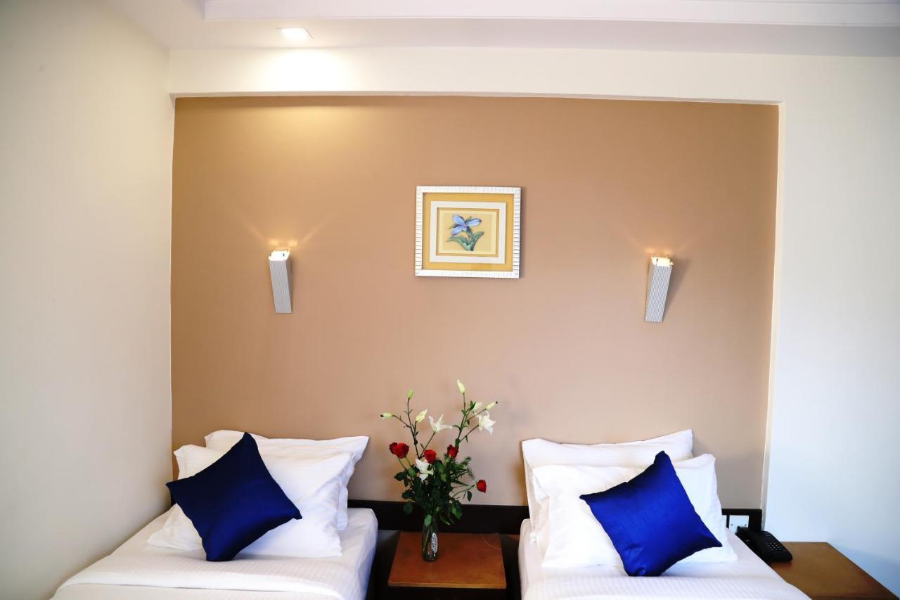 Hotel Dr Rajkumar International Bangalore Exterior photo