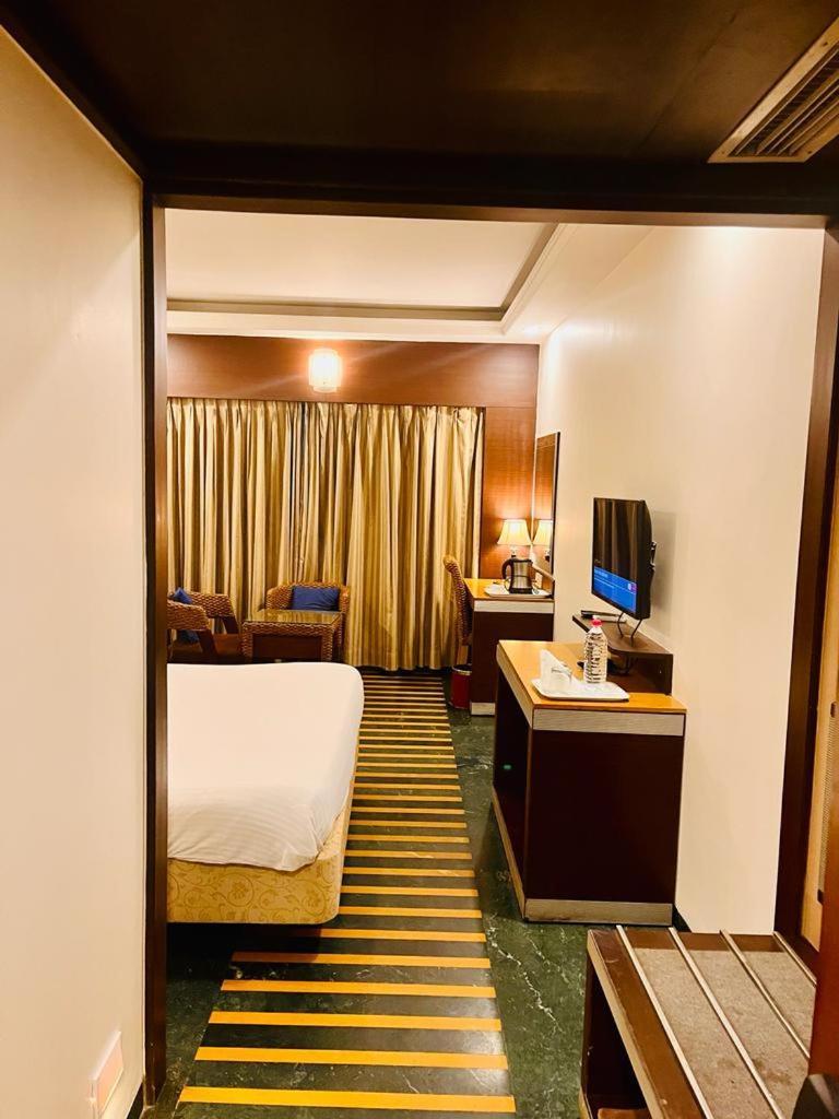 Hotel Dr Rajkumar International Bangalore Exterior photo