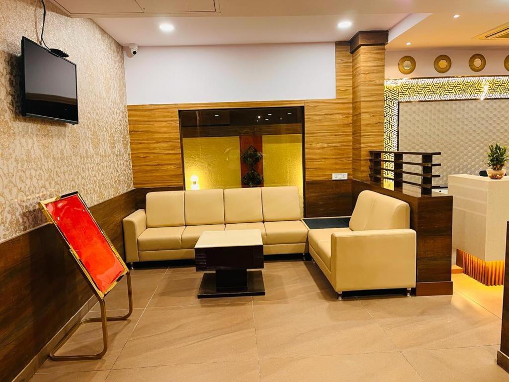Hotel Dr Rajkumar International Bangalore Exterior photo