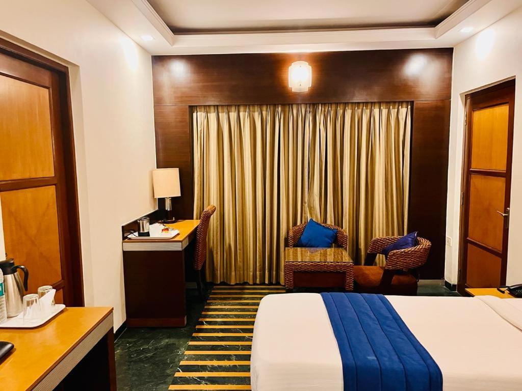Hotel Dr Rajkumar International Bangalore Exterior photo
