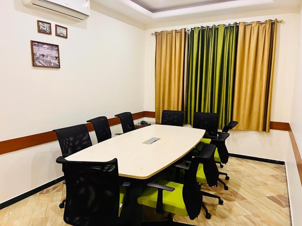 Hotel Dr Rajkumar International Bangalore Exterior photo