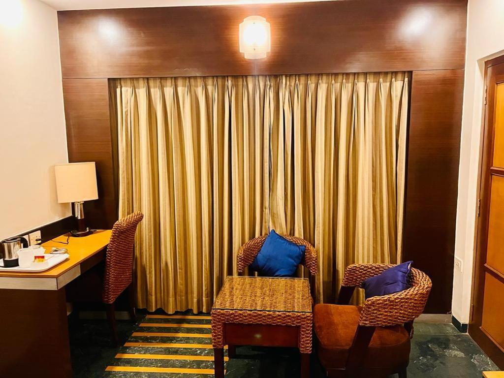 Hotel Dr Rajkumar International Bangalore Exterior photo