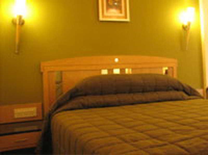 Hotel Dr Rajkumar International Bangalore Room photo